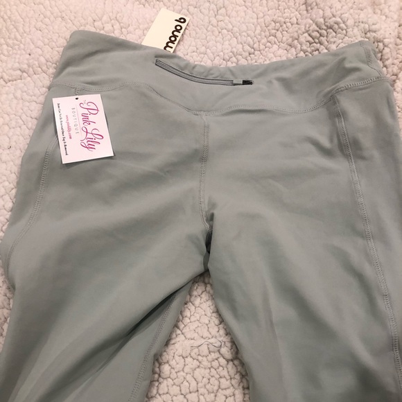 Pink Lily light blue Capri leggings - Picture 6 of 8